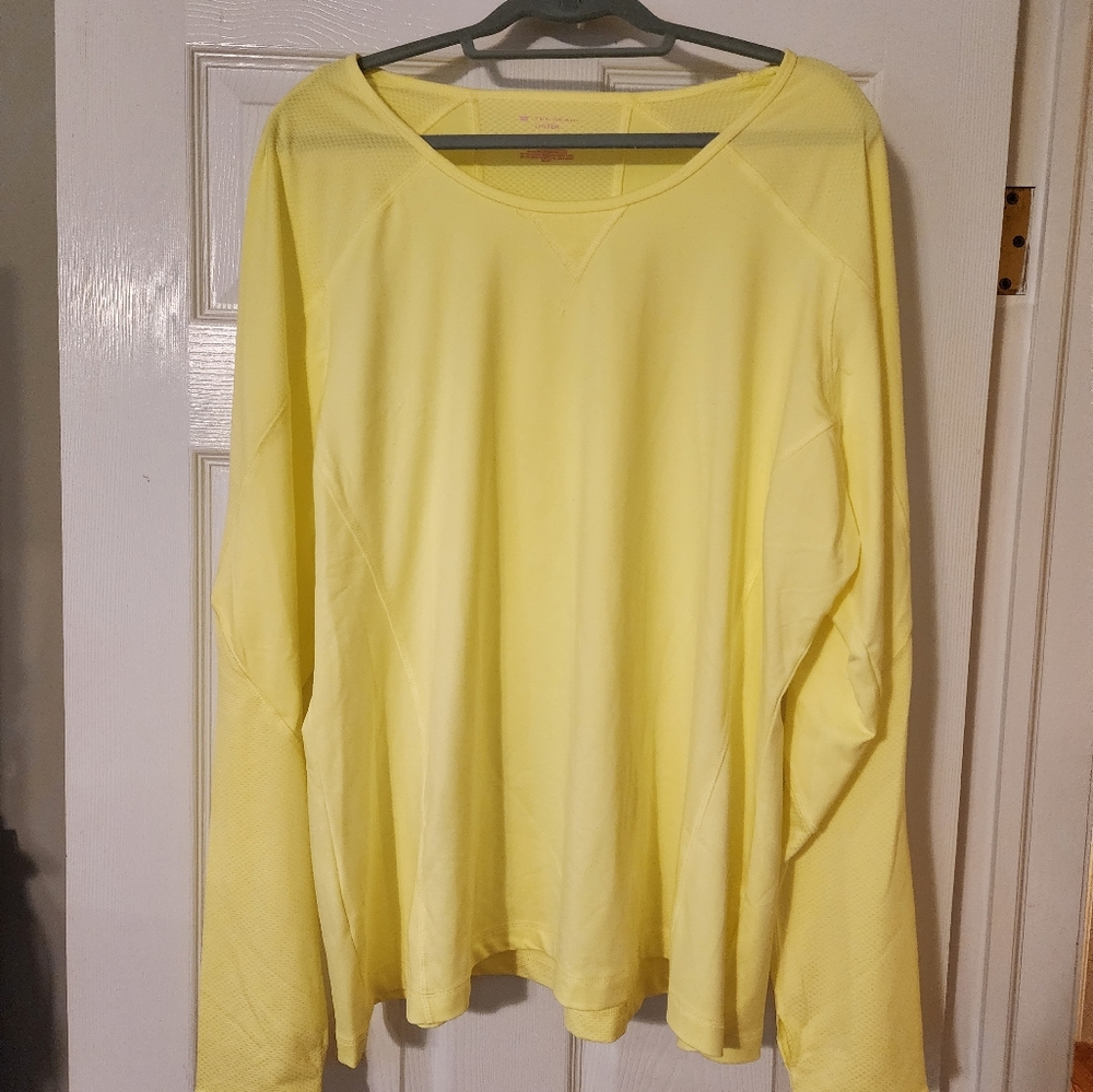 TEK GEAR Buttery Yellow Long Sleeve Tee